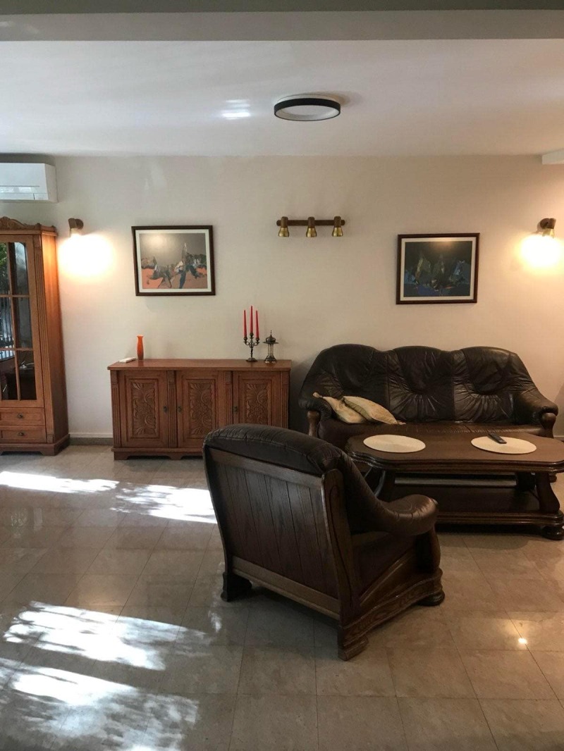 Kiadó  2 hálószobás Plovdiv , Marasa , 100 négyzetméter | 69872685 - kép [3]