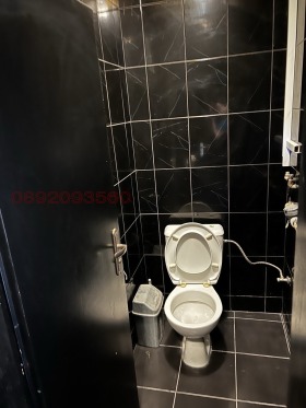 Vuokrattavana Baari; Kahvila