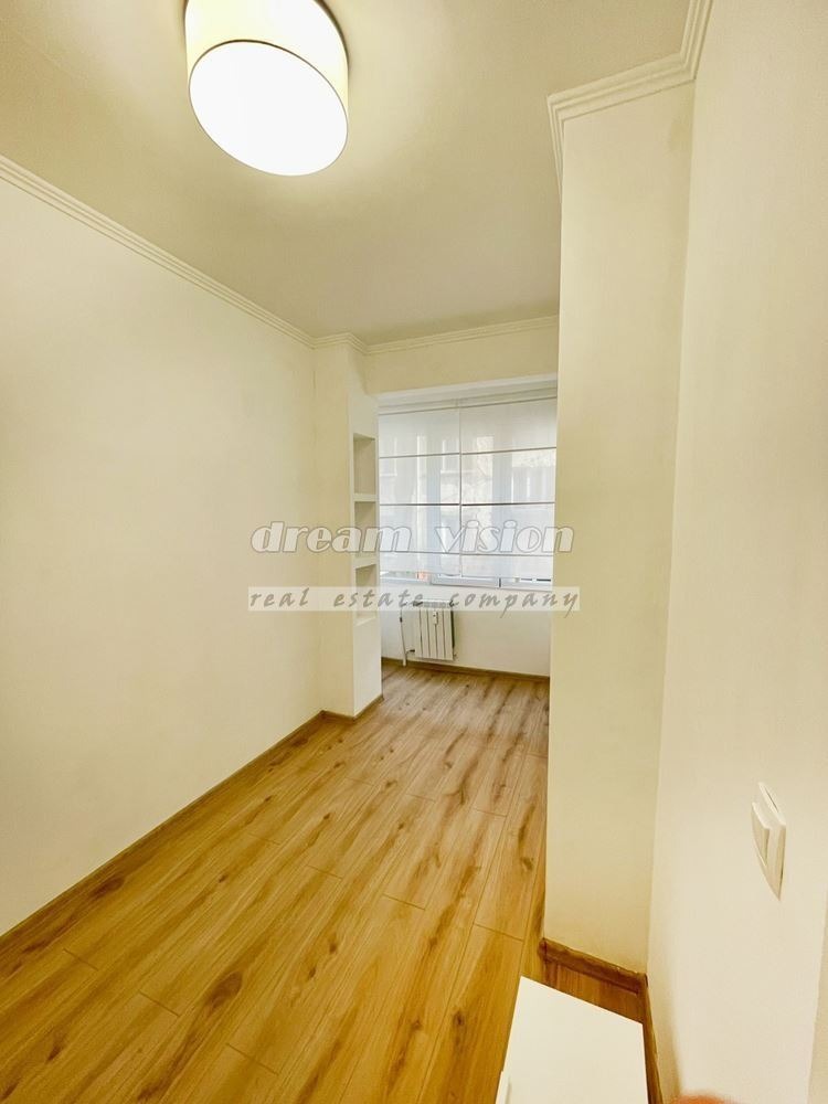 Zu vermieten  3 Schlafzimmer Sofia , Zentar , 115 qm | 11688685 - Bild [13]