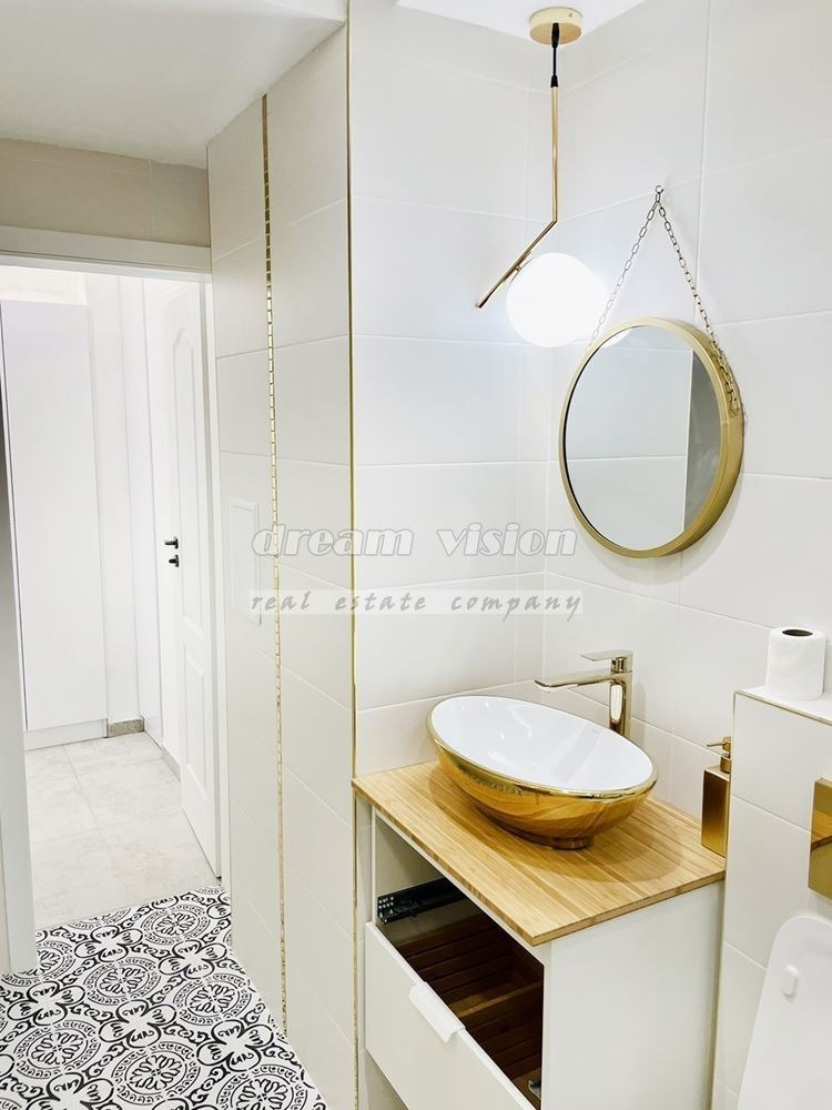Zu vermieten  3 Schlafzimmer Sofia , Zentar , 115 qm | 11688685 - Bild [12]