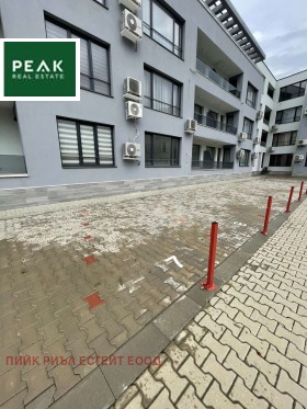 Zu vermieten Parkplatz