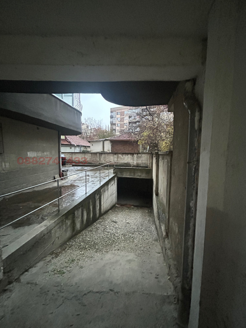 Дава под наем ГАРАЖ, ПАРКОМЯСТО, гр. Пловдив, Кършияка, снимка 5 - Гаражи и паркоместа - 52780530