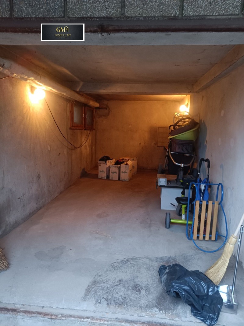 Дава под наем ГАРАЖ, ПАРКОМЯСТО, гр. Плевен, Идеален център