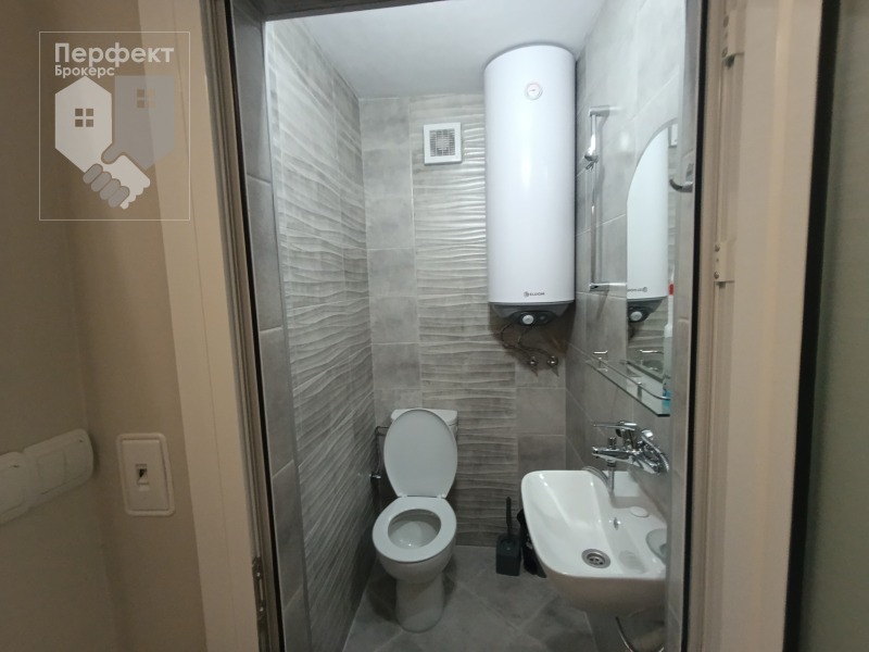 De inchiriat  Cameră Velico Târnovo , Țentâr , 13 mp | 46403449 - imagine [4]