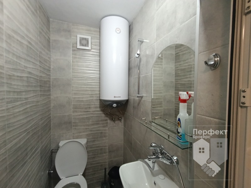 De inchiriat  Cameră Velico Târnovo , Țentâr , 13 mp | 46403449 - imagine [6]