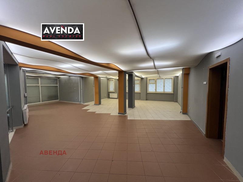 De inchiriat  Birou Sofia , Strelbiște , 434 mp | 40368559 - imagine [3]