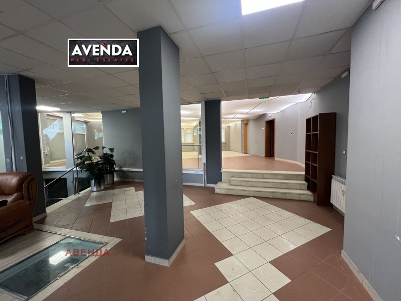 De inchiriat  Birou Sofia , Strelbiște , 434 mp | 40368559 - imagine [8]