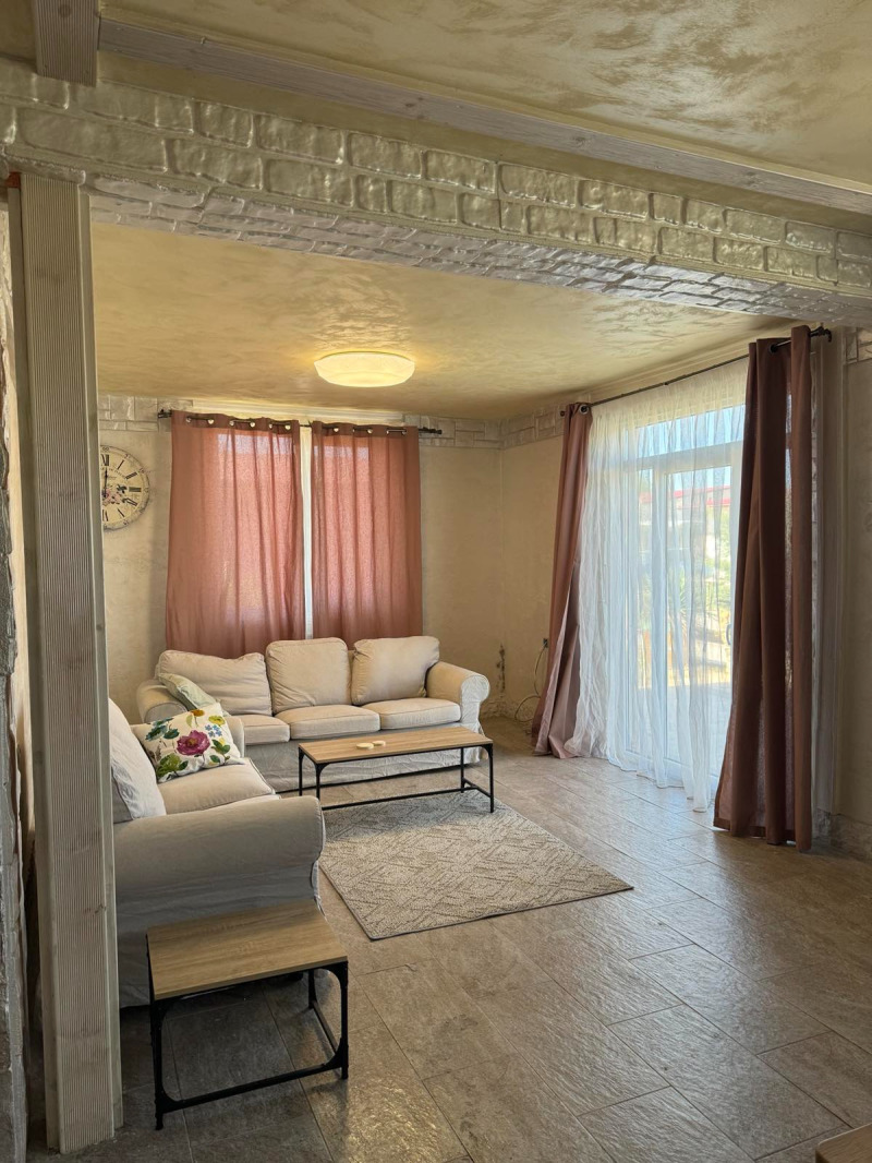 Para alugar  Casa região Sófia , Bojurichtche , 80 m² | 19801640
