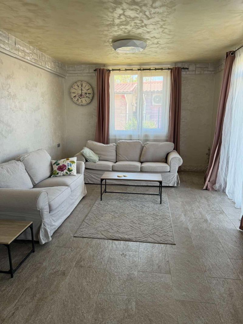 Para alugar  Casa região Sófia , Bojurichtche , 80 m² | 19801640 - imagem [4]