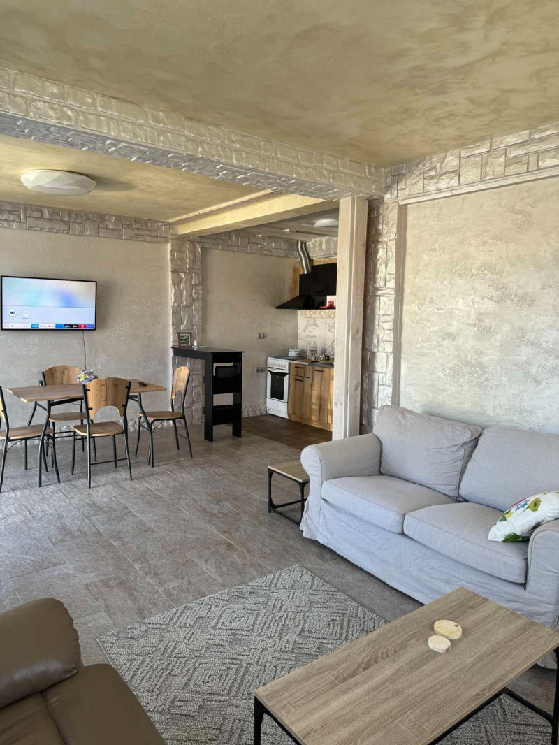 Para alugar  Casa região Sófia , Bojurichtche , 80 m² | 19801640 - imagem [6]