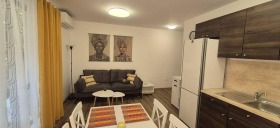 2 quartos Konfuto, Varna