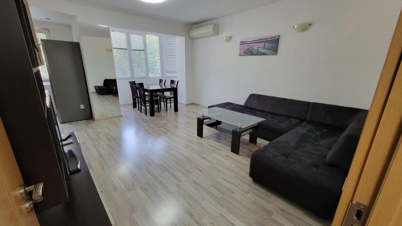 For Rent  2 bedroom Plovdiv , Kamenitsa 1 , 100 sq.m | 50797947