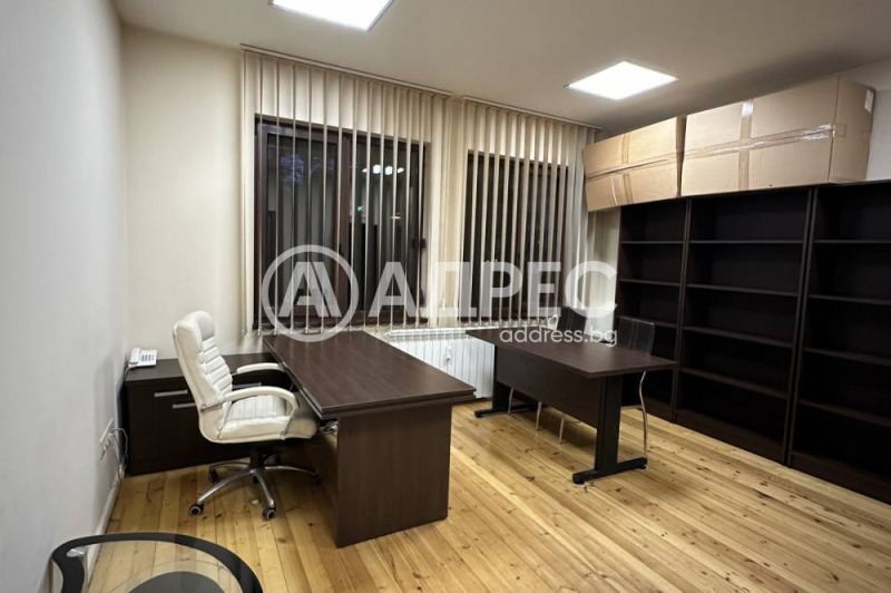 Издаје се  Канцеларија Софија , Центар , 120 м2 | 42632337 - слика [9]