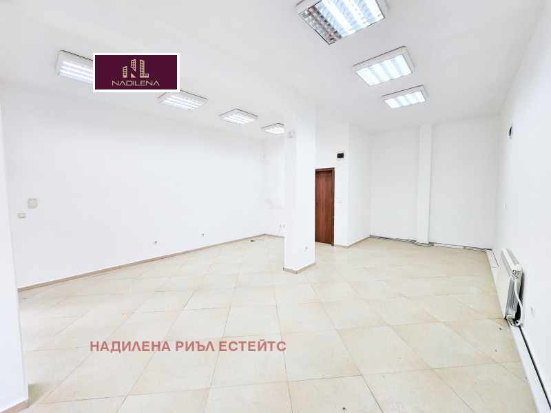 Te huur  Winkel Sofia , Borovo , 57 m² | 67004439