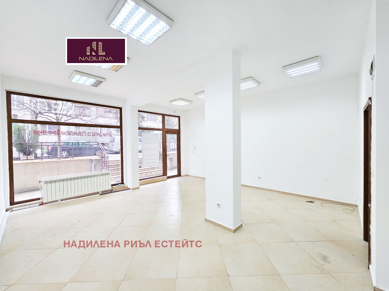 Te huur  Winkel Sofia , Borovo , 57 m² | 67004439 - afbeelding [2]