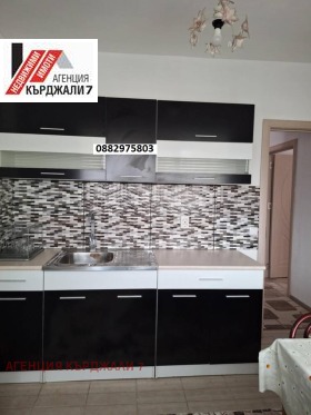 2 bedroom Vazrozhdentsi, Kardzhali 7