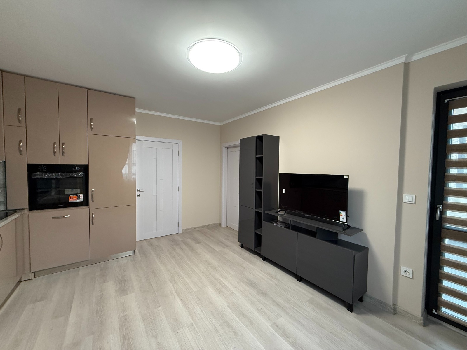 Дава под наем 2-СТАЕН, гр. Търговище, Вароша, снимка 2 - Апартаменти - 53855025