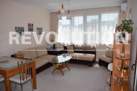 1 chambre Bazar Levski, Varna
