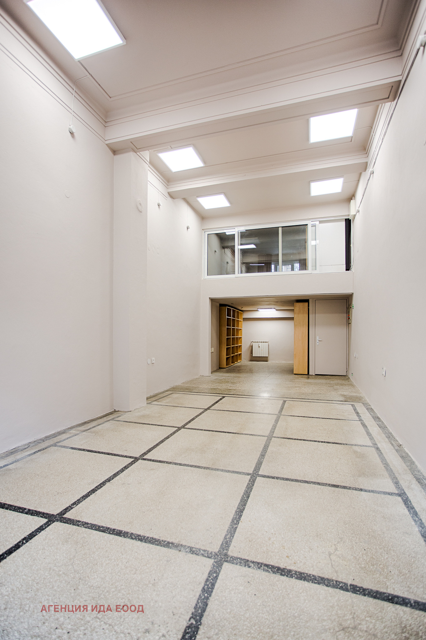 Дава под наем МАГАЗИН, гр. София, Център