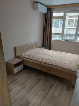 2 Schlafzimmer Zentar, Ruse 7