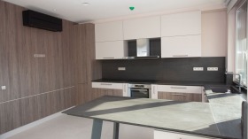 3+ bedroom Iztok, Sofia 1