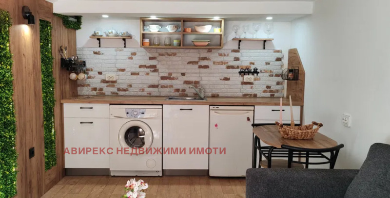 För uthyrning  Studio Plovdiv , Kjutjuk Parij , 55 kvm | 64957182