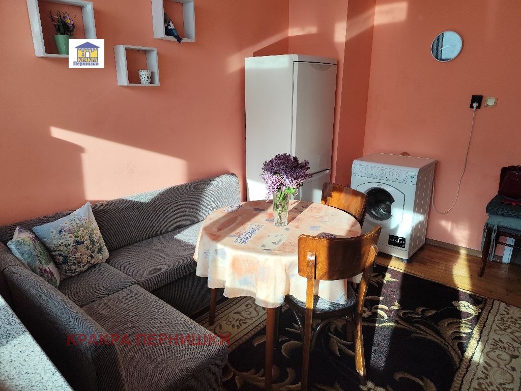 Дава под наем 1-СТАЕН, гр. Перник, Център