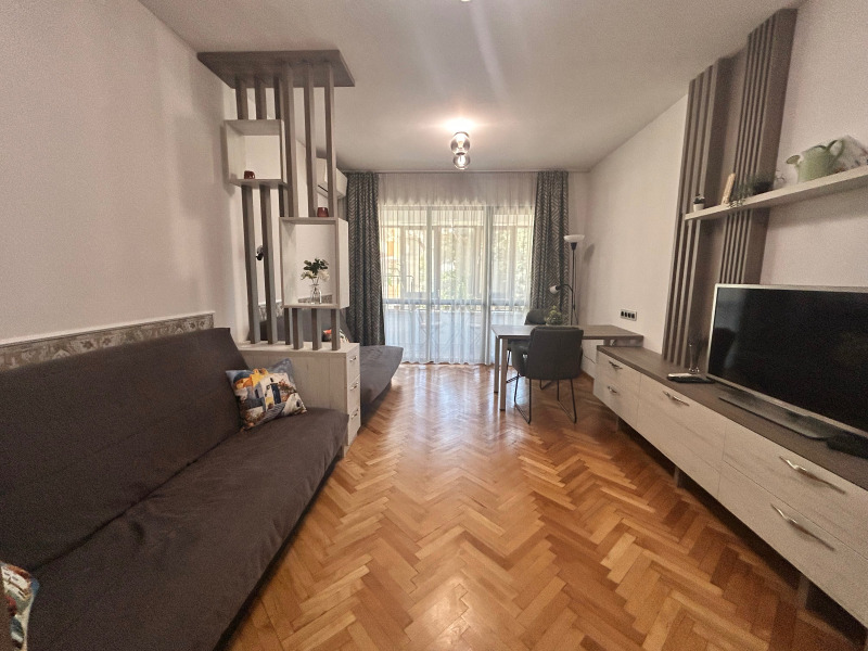 Дава под наем  4-стаен град Варна , Център , 100 кв.м | 25210482