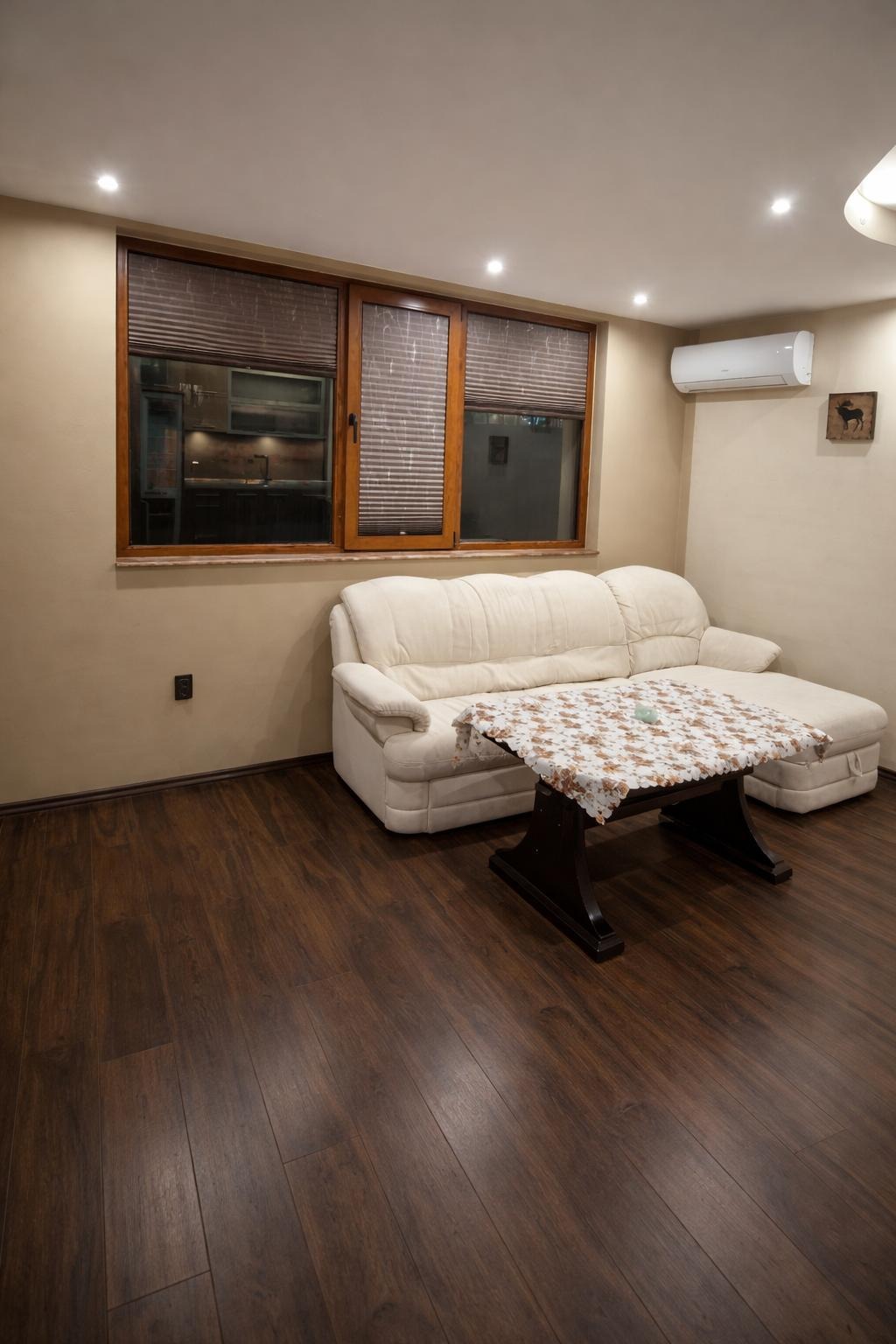 Дава под наем 2-СТАЕН, гр. София, Хладилника