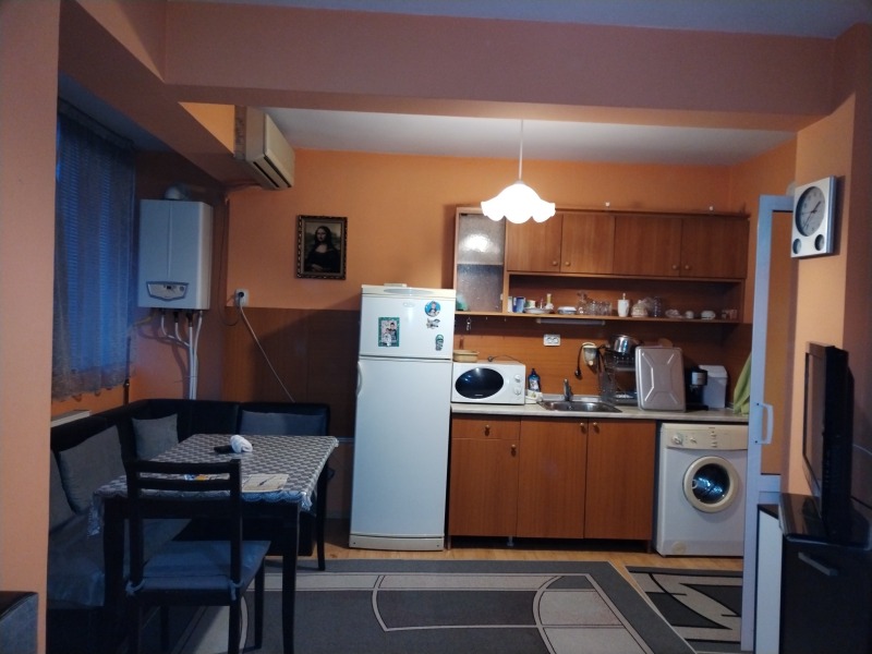 Дава под Наем 3-СТАЕН в град Плевен, Широк център - 100 кв.м / 511.29 € » 1 000 лв., М-ЕСТЕЙТ ЕООД