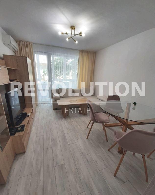 En renta  2 dormitorios Varna , Koljozen pazar , 65 metros cuadrados | 32777611