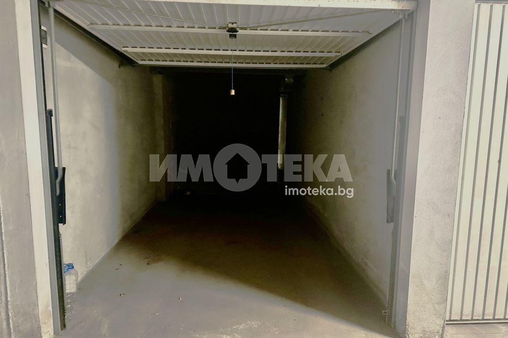 Дава под наем ГАРАЖ, ПАРКОМЯСТО, гр. София, Център, снимка 2 - Гаражи и паркоместа - 55733101