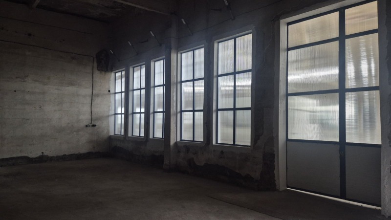 Под наем СКЛАД, град Перник, Промишлена зона • 800 лв. / 409.03 € • 33403159 1