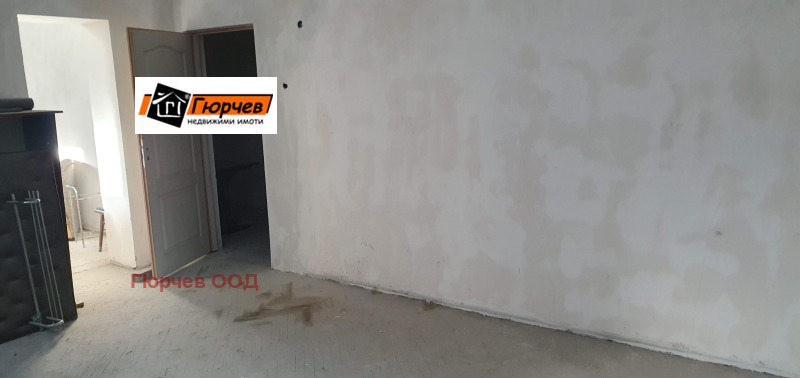 Дава под Наем САМОСТОЯТЕЛНА СГРАДА в град Русе, Център - 500 кв.м / 1 500 € » 2 933.75 лв., Гюрчев ООД