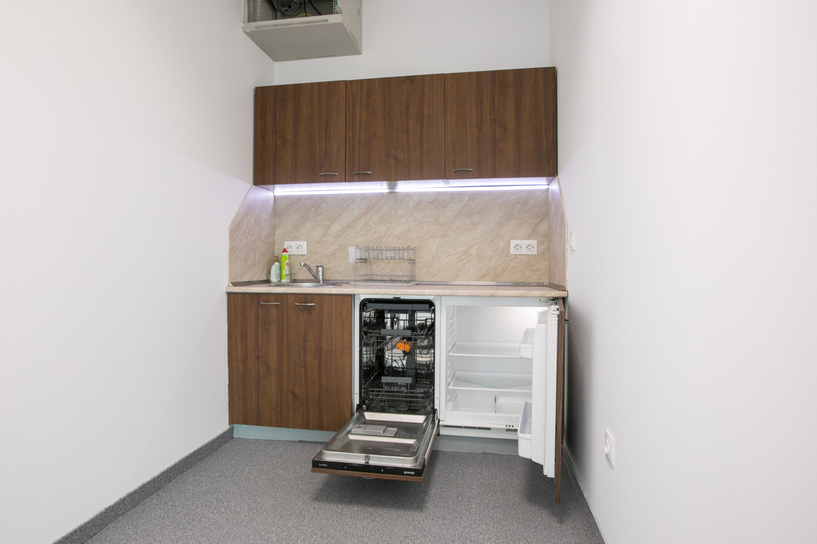 Дава под наем ОФИС, гр. София, Полигона, снимка 9 - Офиси - 53094487