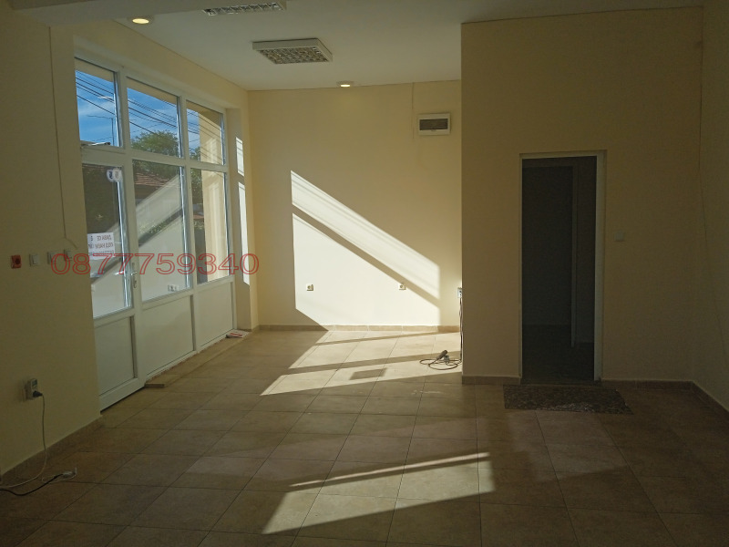 Дава под наем МАГАЗИН, гр. Русе, Родина 3, снимка 3 - Магазини - 52785060