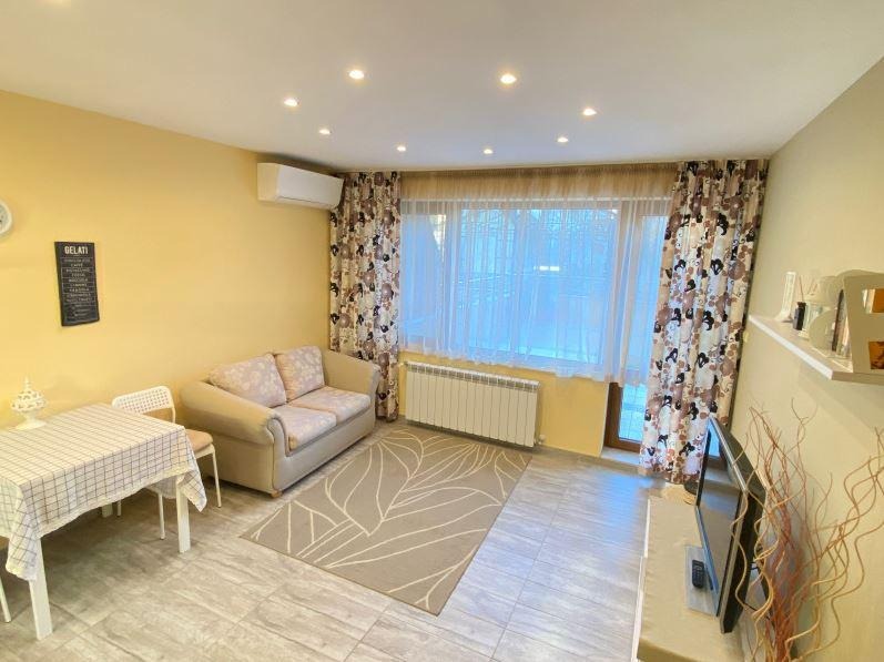 A louer  1 chambre Varna , Tsentar , 45 m² | 91895302