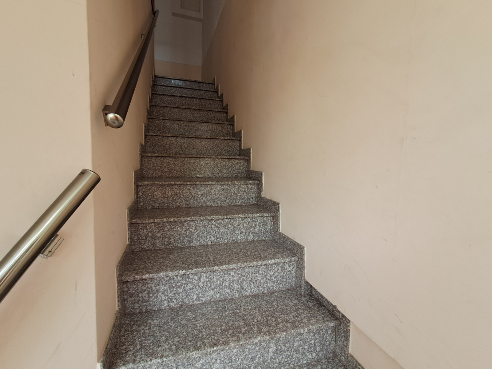 Дава под наем ОФИС, гр. Варна, Център, снимка 9 - Офиси - 54218166