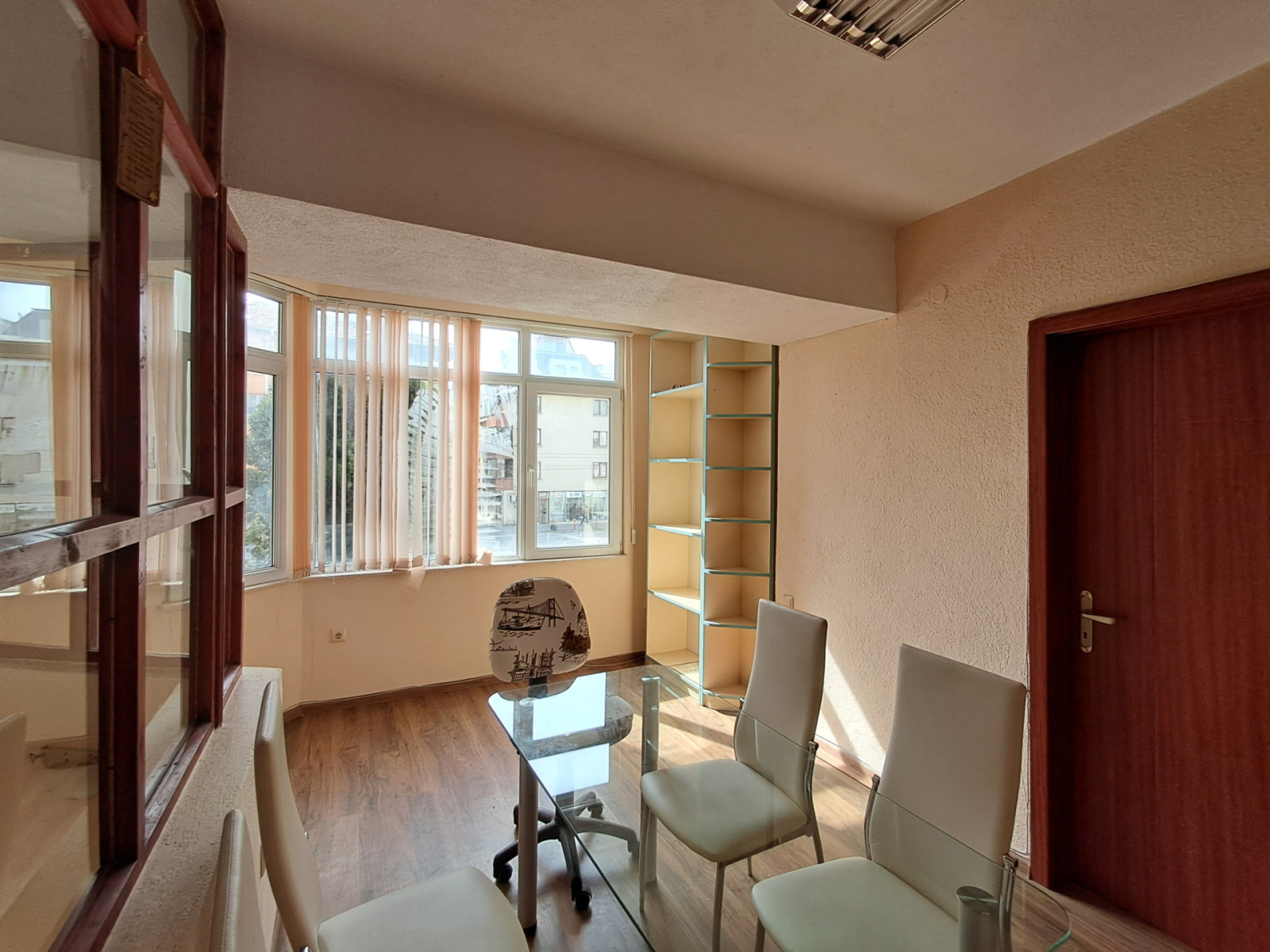 Дава под наем ОФИС, гр. Варна, Център, снимка 13 - Офиси - 54218166