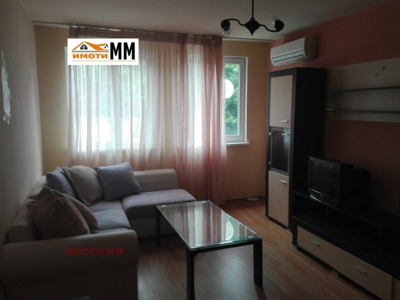 A louer  2 chambres Plovdiv , Mladejki Halm , 100 m² | 72477295