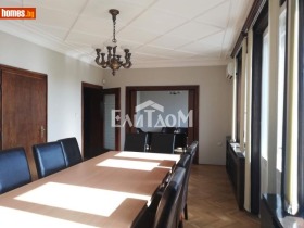 3+ slaapkamer Doktorski pametnik, Sofia