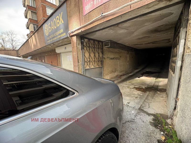 Дава под наем ГАРАЖ, ПАРКОМЯСТО, гр. София, Център, снимка 7 - Гаражи и паркоместа - 52546955