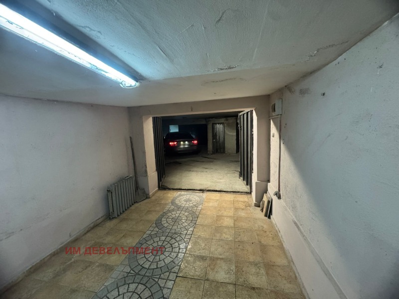 Дава под наем ГАРАЖ, ПАРКОМЯСТО, гр. София, Център, снимка 3 - Гаражи и паркоместа - 52546955