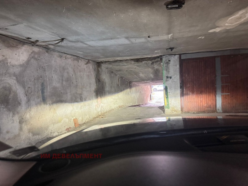 Дава под наем ГАРАЖ, ПАРКОМЯСТО, гр. София, Център, снимка 8 - Гаражи и паркоместа - 52546955