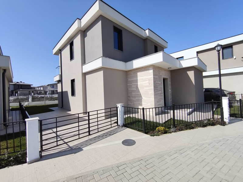 Дава под Наем КЪЩА в град Бургас, Сарафово - 140 кв.м / 1 800 € » 3 520.49 лв., ПРАЙМ РИЪЛ ЕСТЕЙТС ЕООД