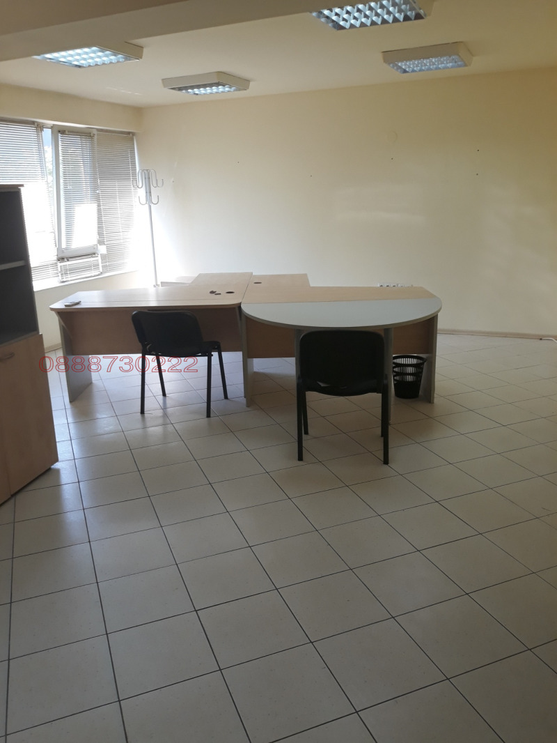 Дава под наем ОФИС, гр. Шумен, Център, снимка 3 - Офиси - 53149939