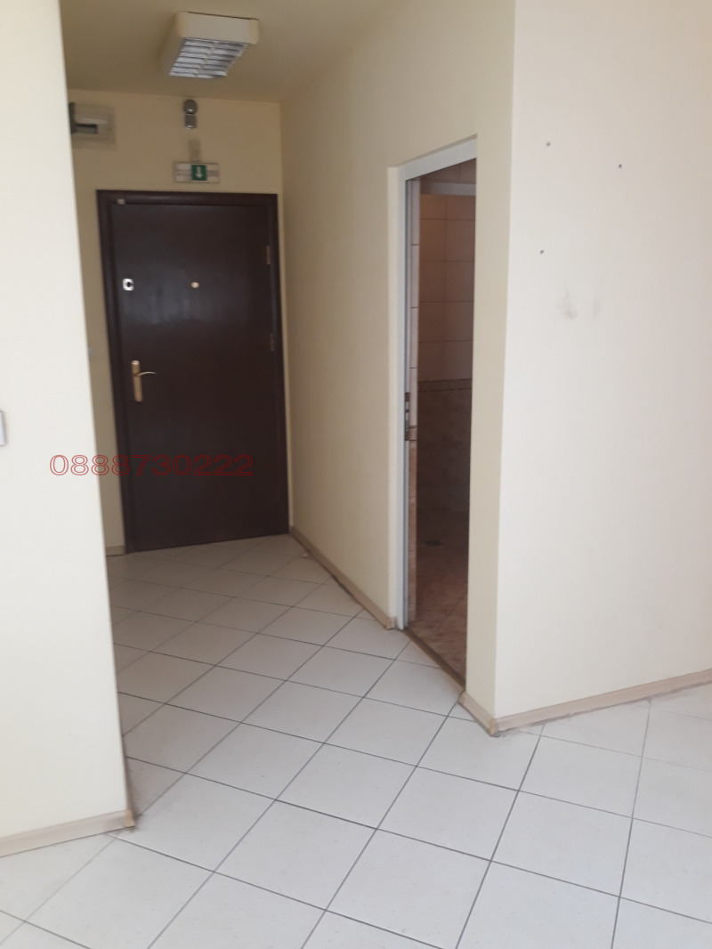 Дава под наем ОФИС, гр. Шумен, Център, снимка 2 - Офиси - 53149939