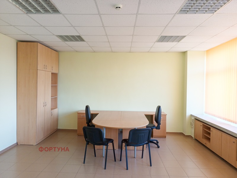 Дава под наем  Офис град Русе , Център , 50 кв.м | 77094507 - изображение [2]