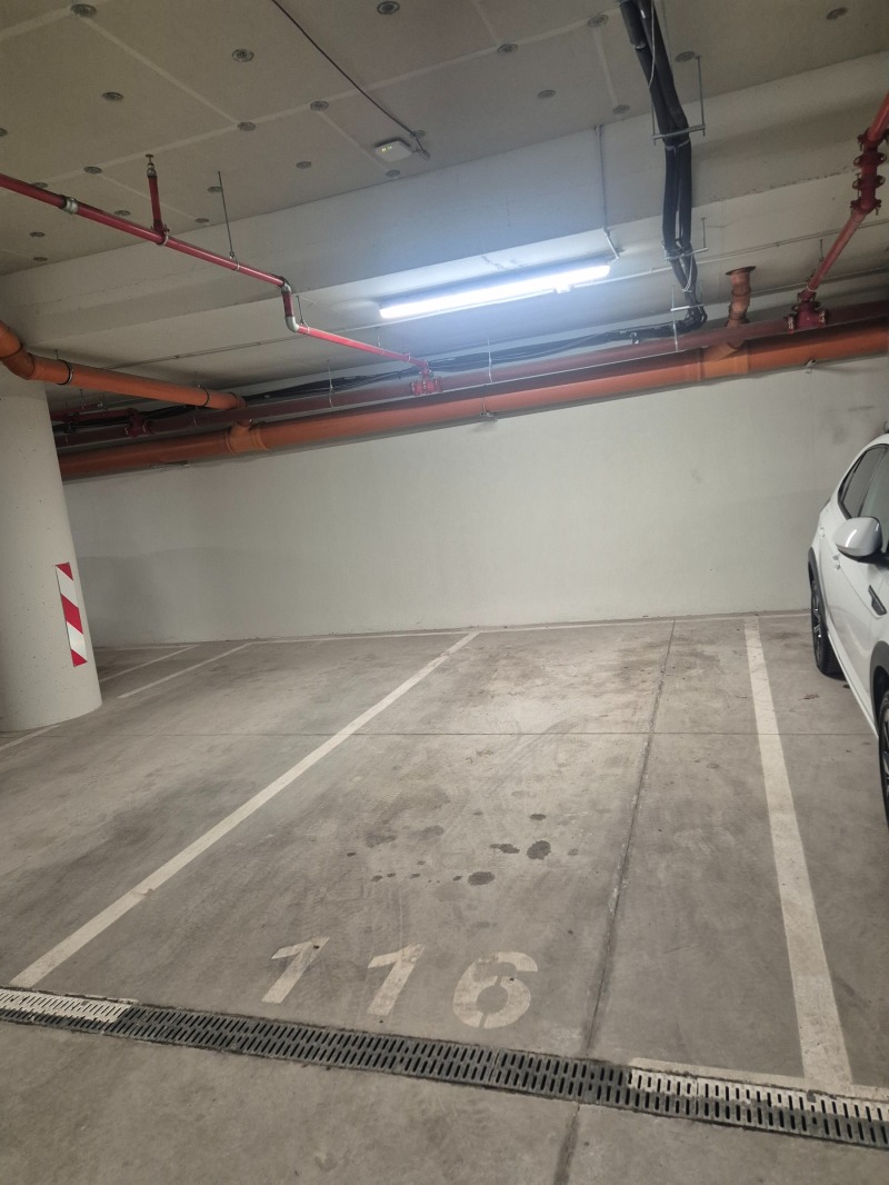 Дава под Наем ПАРКОМЯСТО в град София, Дружба 2 - 20 кв.м / 80 € » 156.47 лв., НЮ ФЮЧЪР