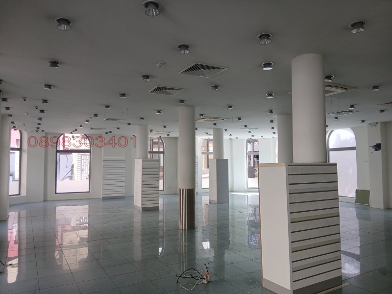 Дава под наем МАГАЗИН, гр. Благоевград, Идеален център, снимка 4 - Магазини - 52785802